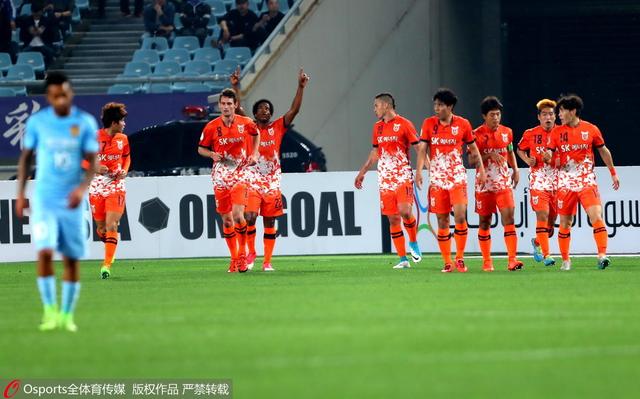 于一伟面色无比骇然的问道：你见过我丰年师伯？。